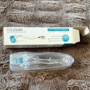 Foligain Hair & Scalp Roller in Aqua